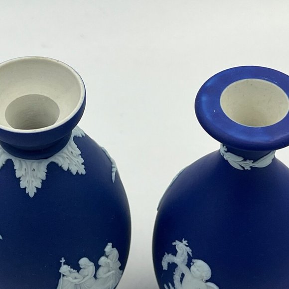 Pair of English Wedgwood Japserware dark Blue Jasper bottle shape Vases - Picture 5 of 5